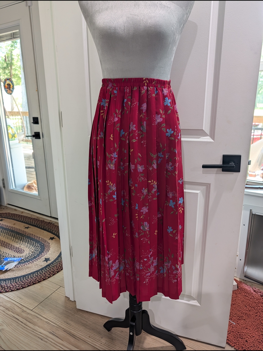 Leslie Fay Red Floral Pleated Midi Skirt with Blue and Pink Flowers - Picture 2 of 5